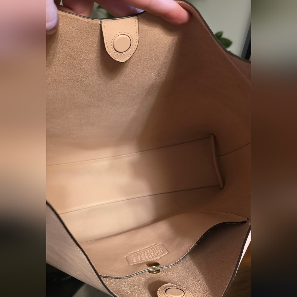 Coach Brooklyn 39 Tan Beige Shoulder Bag - Picture 8 of 14